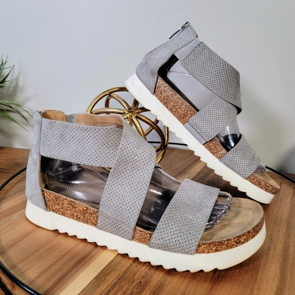 ND New Directions Irlena Platforms Gray Faux Suede Sandals Size 10